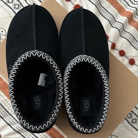 UGG slippers - Picture 2 of 6